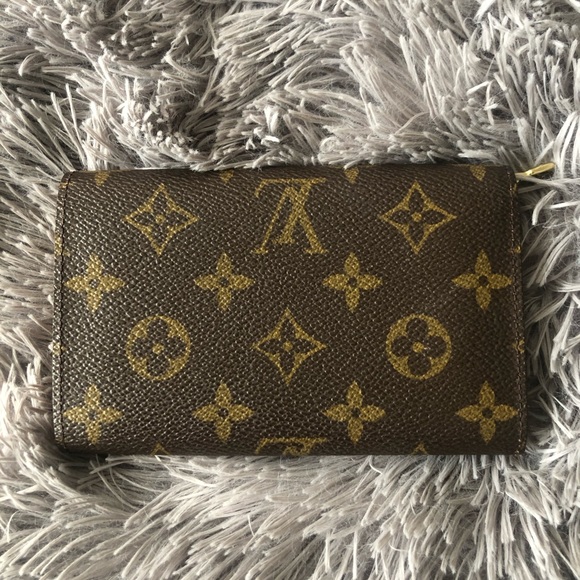 Louis Vuitton Monnaie Tresor Wallet - Picture 3 of 14